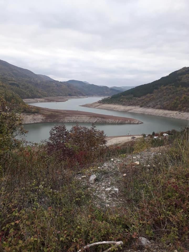 Zavojsko Jezero Pirot - Smestaj Manic Gostusa 外观 照片